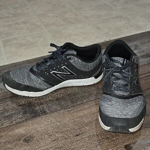 New Balance Men's Black and Gray Running Shoes